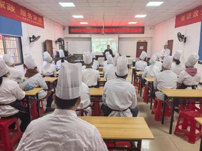 弘扬楚菜文化 锻造技能英才 赤壁市举办楚大厨培训学员烹饪技能竞赛