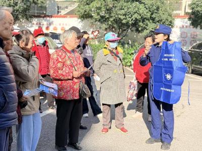 赤壁消防联合社区开展“千人入万户”消防志愿行动