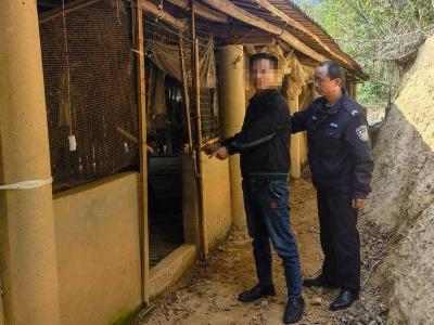 监控下现贼影 警方出击人赃俱获