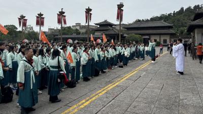 赤壁怀古承文脉 濠江少年踏歌行