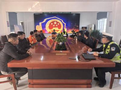 交通安全进企业 警企联动筑平安