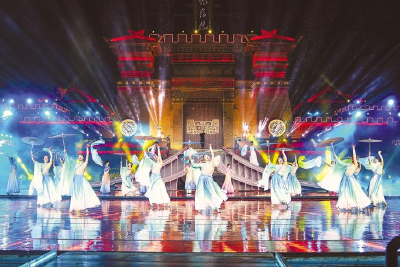 《湖北日报》刊发：三国烽火燃赤壁 白云黄鹤映江城 红色星火耀红安赤黄红”文旅主轴亮相吸引全球目光