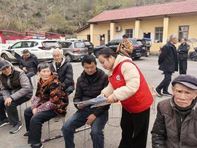 蒲纺社区戒毒康复中心 元旦送温暖 禁毒宣传进社区