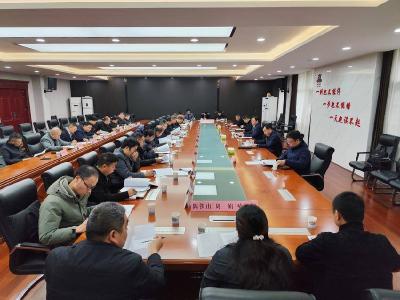 董方平主持召开座谈会 听取多方意见 凝聚发展共识 高质量编制好赤壁市“十五五”规划