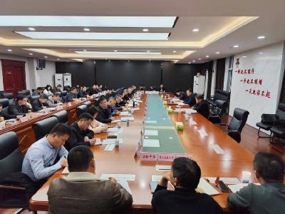 董方平在市委教育工作专题会议上强调：树牢以学生为中心的教育理念 全力办好人民满意的教育