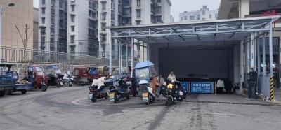 曝光台①：农贸市场内外秩序差