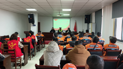 市公安局交管大队为外卖骑手讲交通安全课