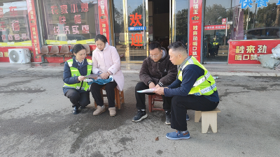 泉口收费所：宣传进阵地入村落 以案说法促发展