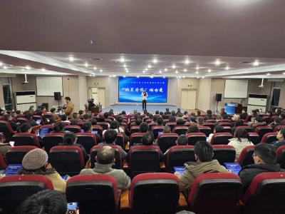 2025年赤壁市机关事业单位中层干部“摘星夺旗”擂台赛成功举办