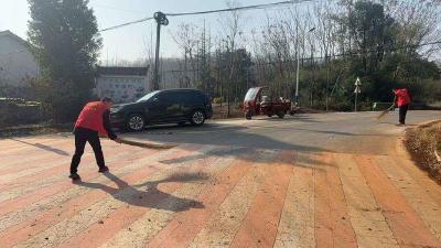 沧湖生态农业开发区常态化开展“周五清洁日”活动 携手共建美好家园