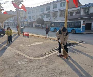 余家桥乡开展“清洁家园 共建美好”活动