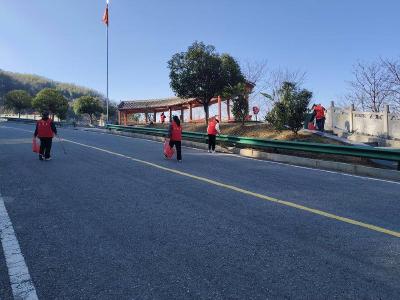 赤壁公路开展“清洁家园”行动 焕新环境迎新春
