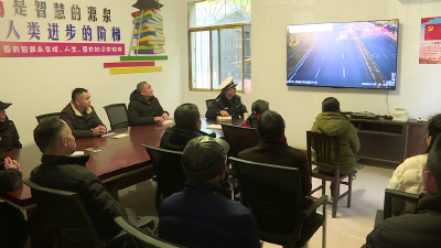 市公安局交管大队到五洪山村宣讲交通安全知识