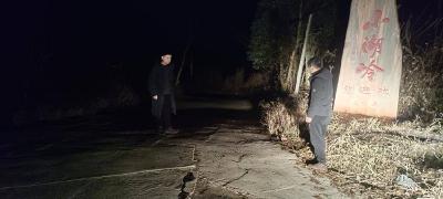 赤壁公交人低温天气为安全运营“踩点”