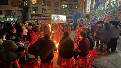 蒲圻街道金鸡山社区：篝火映文明 同心筑美好