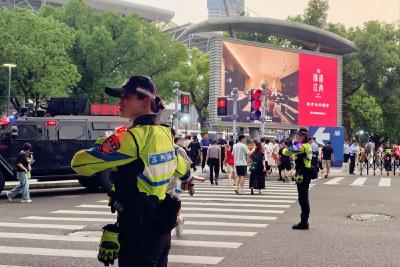 为续写两大奇迹新篇章贡献力量——写在第六个中国人民警察节到来之际