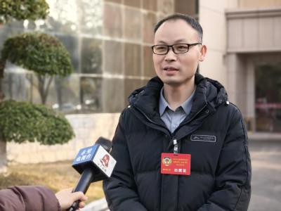 【代表委员话两会】政协委员热议政府工作报告