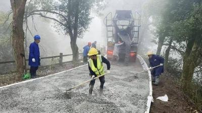 力争3月份完工！赤壁城发集团全力推进黄龙国防教育基地道路维修项目