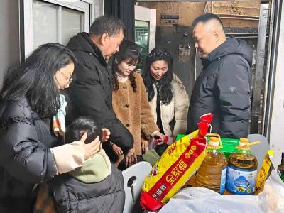 “温情暖冬日 关爱迎新春” 赤壁城发集团开展慰问活动