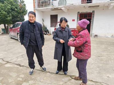 岁末寒冬送温暖 真情慰问暖人心
