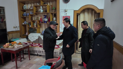 叶文华走访慰问“四大家”县级离退休干部