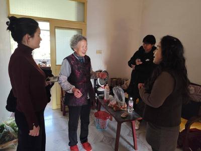 华舟社区：舟暖夕阳 关爱相伴