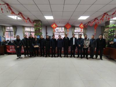 赤壁楚商联合会到市社会福利中心开展慰问活动