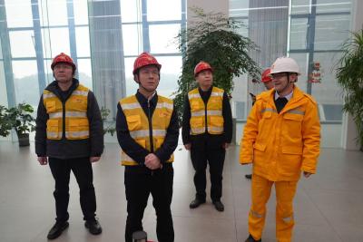 彭光平看望慰问节日坚守一线劳动者