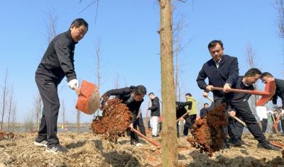 赤壁市开展2026年春季义务植树活动