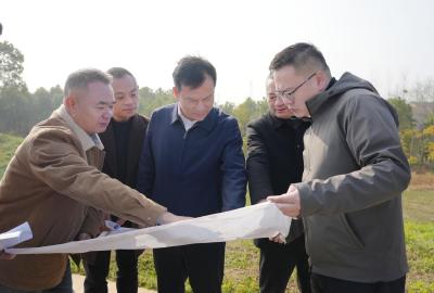 彭光平调研油茶、林果产业 开展巡湖工作