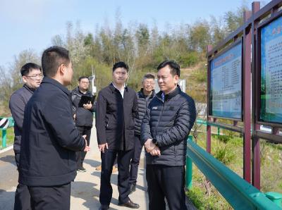 彭光平深入余家桥乡调研农业项目 开展巡湖工作