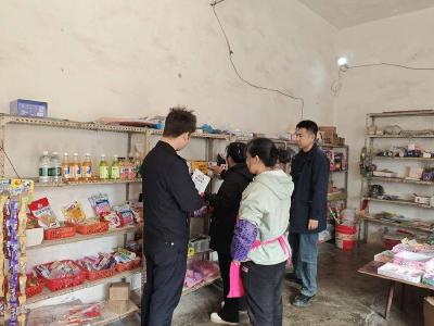 严查隐患 赤壁镇筑牢校园及周边安全防线