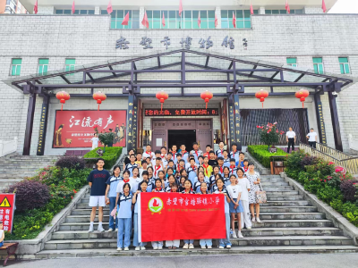 穿越时空的对话，触摸文明的温度——赤壁中小学校到市博物馆开展文化之旅