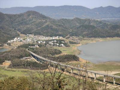 湖景打卡 野樱观赏 乡村美食 葛仙山樱花季启幕