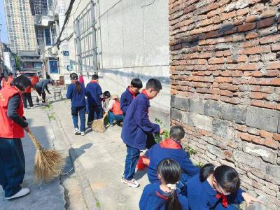 大手拉小手 文明齐步走