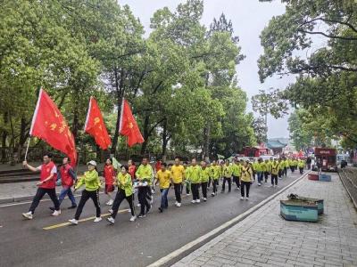 烟波陆水踏春行 徒步丈量生态美
