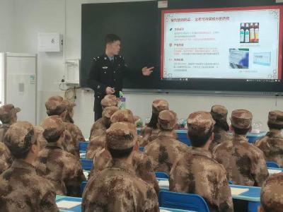赤壁：禁毒宣讲进校园 护航青少年健康成长