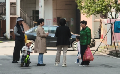 湖北赤壁：破解“上下”难题 “梯升”幸福指数