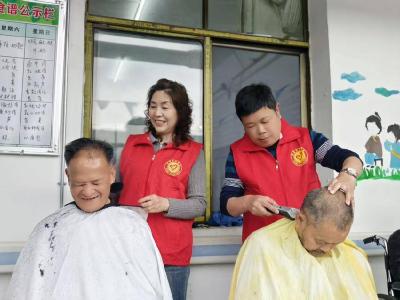 赤壁义工开展福利院志愿服务活动
