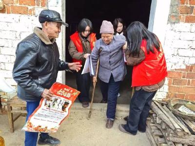 一抹志愿红，满城文明风！赤壁因他们更美好