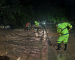 连夜排查除隐患 赤壁公路养护雨夜坚守保畅通