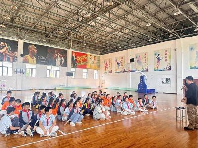 换位思考 与爱同行——赤壁市校外未成年人心理健康辅导中心走进实验外国语学校开展团体辅导活动