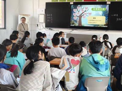 暖心护心伴成长 赤壁市未成年人保护中心协同开展校园心理健康关爱活动