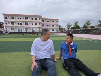 廿八载扎根乡村 以校为家育桃李——记赤壁市车埠镇小学教师熊燕明