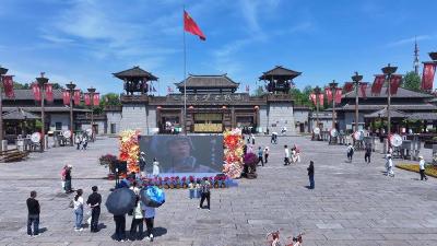 湖北赤壁：三国赤壁古战场 东风花裳引客来
