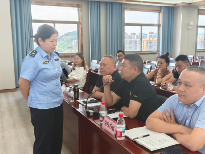 “安全生产月”大轮训赤壁专场开讲