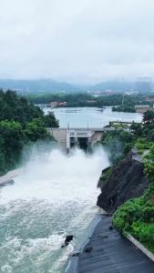 陆水水库加大泄洪流量