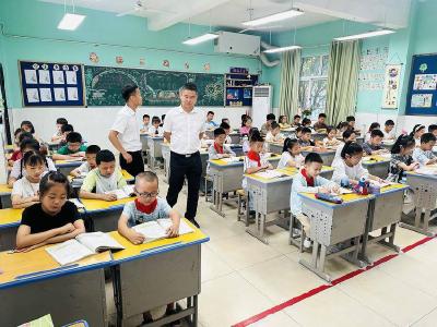 赤壁市召开中小学优质均衡创建暨精神铸魂工程现场推进会