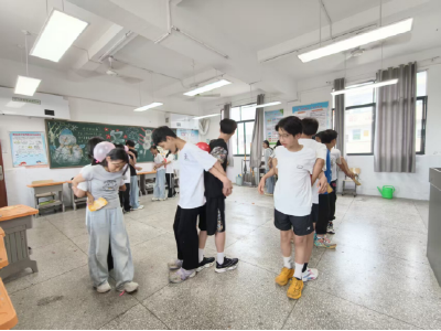 心向阳光 快乐成长