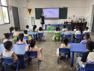 守护“视”界美好 中伙铺镇中心幼儿园开展爱眼护眼活动